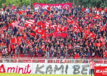 GELOMBANG Merah yang sering menggerunkan lawan yang datang ke Stadium Sultan Muhammad IV, 
Kota Bharu sudah tidak lagi dirasai ekoran prestasi buruk Kelantan FC.