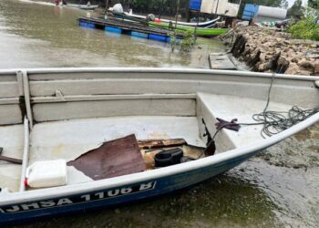 BOT yang dinaiki mangsa dan bapanya sebelum dipanah petir ketika menarik ketam di Pulau Merambong, Iskandar Puteri, Johor, pagi tadi.