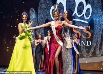 RIKKIE Valerie Kolle mencipta sejarah selepas memenangi gelaran Miss Netherlands. -AGENSI