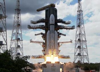 TANGKAP layar video menunjukkan roket membawa Chandrayaan-3 berlepas dari Pusat Angkasa Satish Dhawan di Sriharikota di Andhra Pradesh, India.         