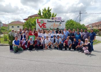 KAWASAN Rukun Tetangga (KRT) Taman Desa Acacia, Nilai menerima kunjungan delegasi dari Universiti Kebangsaan Australia di kawasan itu baru-baru ini. – UTUSAN/ZAKKINA WATI AHMAD TARMIZI