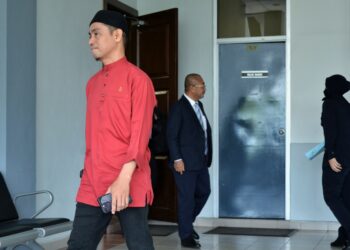 PU Azman hadir pada prosiding hari ketiga kes perbicaraan kes amang seksual di Mahkamah Sesyen Seremban hari ini.-UTUSAN/MOHD. SHAHJEHAN MAAMIN.