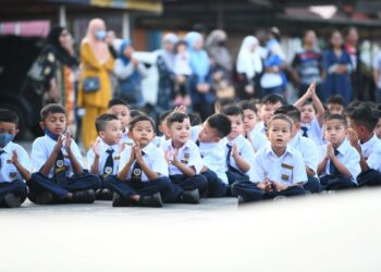 PERSEKITARAN sekolah seharusnya perlu sentiasa selamat dan dihormati agar pendidikan para
pelajarnya tidak terjejas.