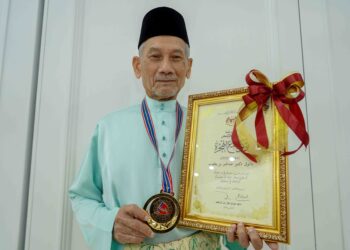 DR. Abdul Monir Yaacob dipilih sebagai Tokoh Maal Hijrah  2023 di Kuala Lumpur, semalam. - UTUSAN/FARIZ RUSADIO