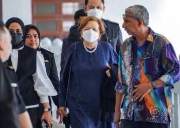 ZETI Akhtar Aziz tiba di mahkamah bagi memberi keterangan dalam perbicaraan penyelewengan dana 1MDB melibatkan Najib Tun Razak di Kompleks Mahkamah Kuala Lumpur. - UTUSAN/MUHAMAD IQBAL ROSLI