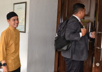 PU Azman hadir pada prosiding hari pertama kes perbicaraan kes amang seksual di Mahkamah Sesyen Seremban hari ini. - UTUSAN/MOHD. SHAHJEHAN MAAMIN