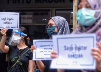 ANTARA isu boleh diselesaikan jika pendapatan kerajaan bertambah adalah menyerap kakitangan perkhidmatan kontrak ke jawatan tetap. – GAMBAR HIASAN/MOHD. SHAHJEHAN MAAMIN