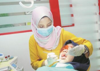 HOSPITAL dan klinik swasta akan memaparkan harga ubat-ubatan di fasiliti mereka bermula 1 Mei ini selaras dengan dasar ketelusan harga dalam perkhidmatan kesihatan. - GAMBAR HIASAN