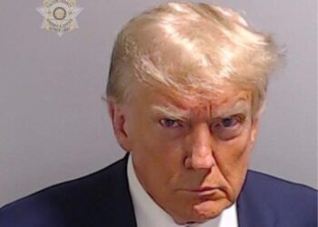 MUGSHOT Donald Trump yang didedahkan kepada umum. - AFP