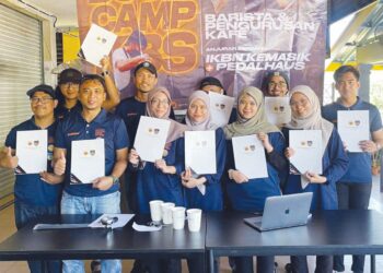 SEBAHAGIAN daripada peserta program perantis Bootcamp Kementerian Belia dan Sukan yang menjalani latihan kemahiran di IKBN Kemasik, Kemaman, Terengganu.