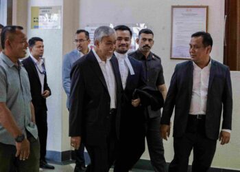 AHMAD Zahid Hamidi hadir di Mahkamah Tinggi Kuala Lumpur bagi perbicaraan kes rasuah, pecah amanah dan pengubahan wang haram dana Yayasan Akalbudi. -  UTUSAN/AMIN AZMAN