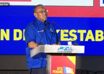 SHAIKH HUSSEIN Mydin ketika berucap pada Majlis Pelancaran Manifesto dan Pengenalan Calon-Calon Perpaduan di Pusat Konvensyen PICCA Butterworth Arena, Pulau Pinang malam tadi.