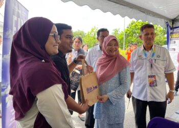 FADHLINA Sidek ketika menghadiri Program Pembinaan Karekter Bangsa Malaysia Pelajar Lepas Menengah di Dewan Datuk Haji Ahmad Salleh, Nibong Tebal, Pulau Pinang hari ini.