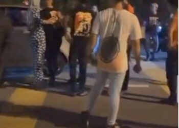 TANGKAP layar rakaman video kekecohan yang berlaku dalam Op Samseng Jalanan di Jalan Jelapang, Ipoh hari ini. - UTUSAN/MEDIA SOSIAL