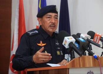 MUHAMAD Zaki Harun semasa sidang media di Ibu Pejabat Polis Kontinjen Kelantan (IPK) Kota Bharu, Kelantan-UTUSAN/KAMARUL BISMI KAMRUZAMAN