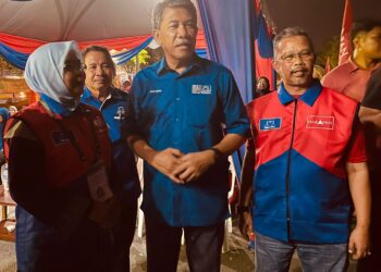 MOHAMAD Hasan sewaktu hadir pada program Malam Perpaduan Paroi di Senawang, Seremban, malam tadi.-UTUSAN/AFIFI HAFIZ MOHD. NOR