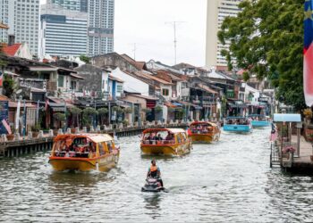 BOT MRC turut menyertai Sambutan Hari Kebangsaan 2023 Peringkat Negeri di Banda Hilir, Melaka. - UTUSAN/SYAFEEQ AHMAD