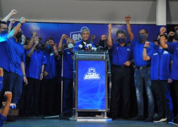 KEPUTUSAN pilihan raya negeri (PRN) petanda jelas Barisan Nasional (BN)/UMNO perlu kembali menjadi pembangkang sebagai semak dan imbang kerajaan sedia ada.