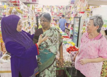 KERJASAMA antara kaum boleh digalakkan dengan memfokus kepada program yang bermanfaat kepada rakyat biasa dari semua latar belakang etnik. – GAMBAR HIASAN/AMIR KHALID