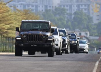 KONVOI KMJ 2023 diketuai Tunku Ismail Sultan Ibrahim memulakan jelajah ke seluruh negeri dari Istana Pasir Pelangi, Johor Bahru.