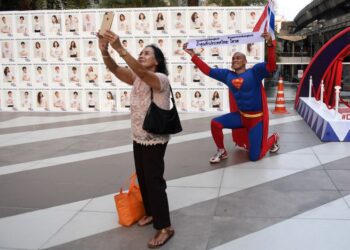 TIADA masalah untuk memilih pemerintah memandangkan Thailand mengasimilasi imigran yang datang ke negara mereka. - AFP