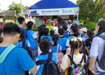 SESI free guided walk ditawarkan kepada para pengunjung termasuk pelancong asing secara percuma di Bukit Bendera, Pulau Pinang.