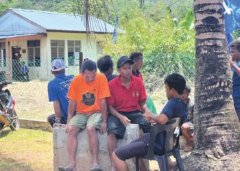 BELIA Orang Asli di Pos Tohoi, Gua Musang, Kelantan berharap banyak peluang pekerjaan disediakan kepada mereka. - UTUSAN/AIMUNI TUAN LAH