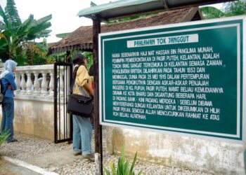 TOK Janggut bangkit menentang British hingga bermandi darah di Pasir Puteh, Kelantan pada 1915.