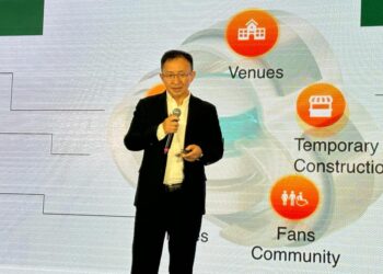 NAIB Presiden Kecerdasan Alibaba Cloud dan Pengurus Besar Enterprise Service Cloud, William Xiong pada taklimat kepada media Asia Pasifik di sini semalam.