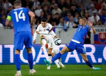 Cristiano Ronaldo belum memikirkan untuk bersara dalam masa terdekat kerana mahu terus mencipta sejarah dalam bola sepak dunia.-AFP