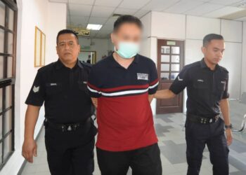 SEORANG Penolong Pegawai Perubatan di HSA mengaku tidak bersalah atas dua pertuduhan melakukan amang seksual terhadap anak saudaranya yang berusia 14 tahun, April lalu di Mahkamah Sesyen Johor Bahru.