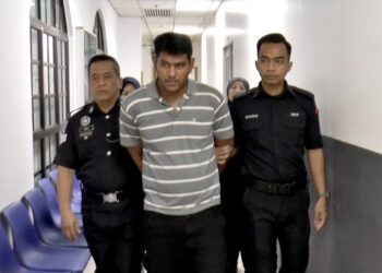 NIK MUHAMAD MAZRUL HISSAM NIK MAZLAN didakwa atas dua pertuduhan merogol dan mencabul seorang remaja di Mahkamah Sesyen Johor Bahru.