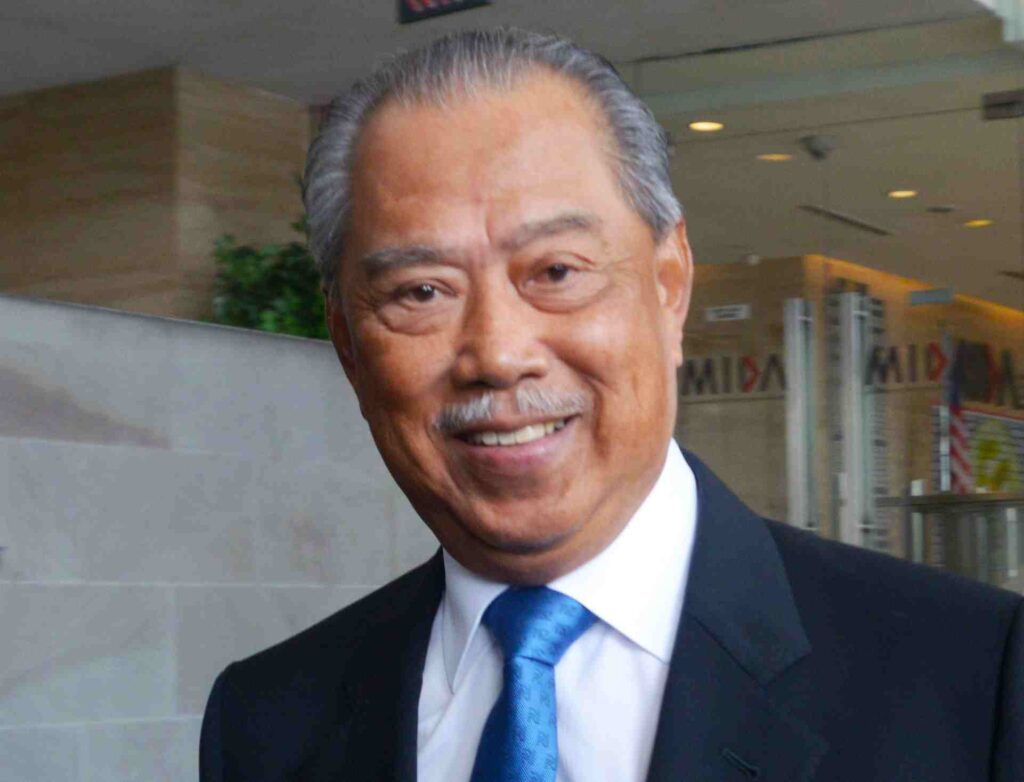 Muhyiddin mohon pelepasan pasport ke Bangkok rasmi pembukaan restoran  6