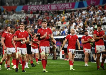 PEMAIN Wales memulakan kempen Ragbi Piala Dunia dengan menumpaskan Fiji 32-26, Isnin lalu.