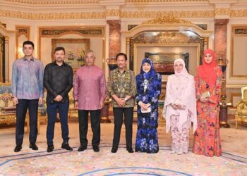 AL-SULTAN Abdullah, Tunku Azizah Aminah bersama Sultan Hassanal Bolkiah dan isteri di Majlis Santapan Malam di Baitur Rahmah - FB ISTANA NEGARA