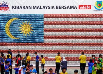 ANAK-ANAK perlu diterapkan dengan semangat patriotisme kerana mereka merupakan generasi pelapis negara.