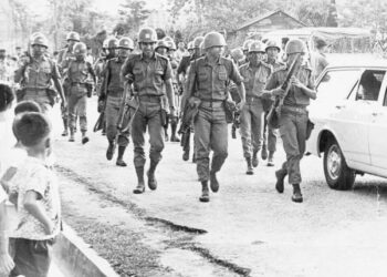 TRAGEDI hitam 13 Mei 1969 merupakan sebahagian sejarah hitam negara akibat terlerainya ikatan
perpaduan.