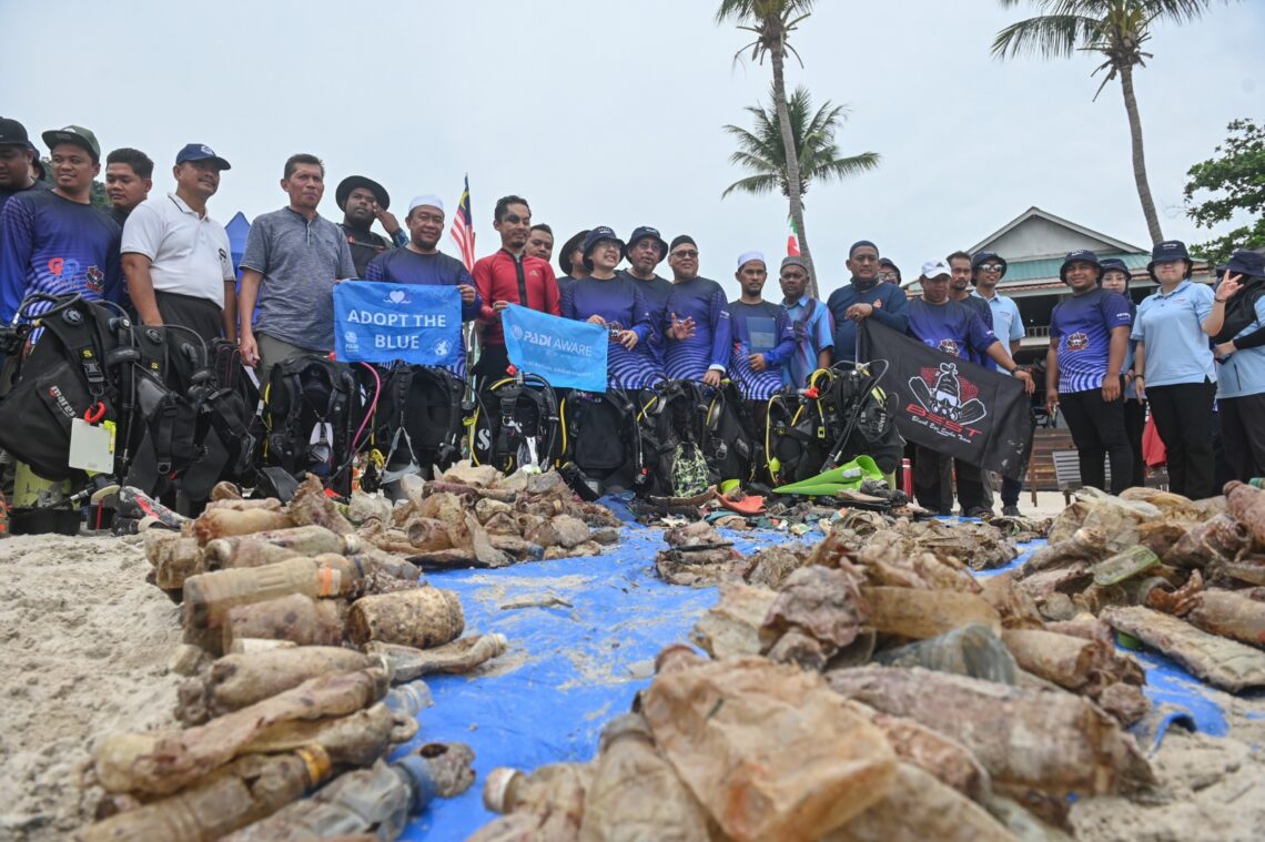 70kg Sampah Dikutip Di Pulau Perhentian - Utusan Malaysia