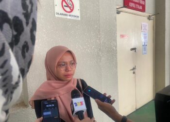 FARAH Atikah Bakti ketika ditemui di Jabatan Forensik Hospital Putrajaya. - UTUSAN/MOHD HUSNI MOHD NOOR