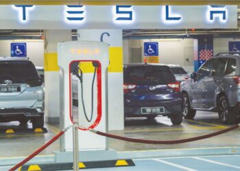 INDUSTRI kenderaan elektrik tempatan dijangka semakin berkembang susulan kemasukan syarikat Tesla ke dalam pasaran Malaysia. – GAMBAR HIASAN