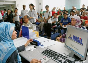 KENAIKAN kadar cukai perkhidmatan kepada lapan peratus hanya akan menimbulkan masalah lain
termasuk golongan berpengaruh melobi untuk mendapatkan kadar lebih rendah. – GAMBAR HIASAN