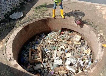 MBJB memasang perangkap sampah di 14 lokasi bagi menangani masalah pencemaran sampah di sungai-sungai  di Johor Bahru.