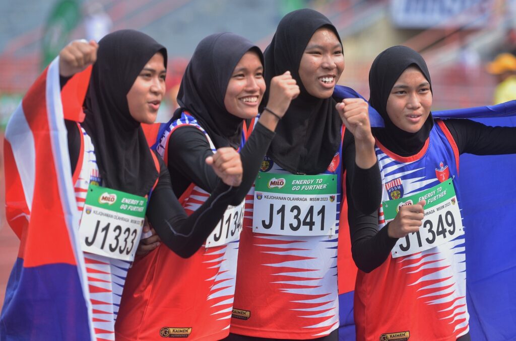 Johor Kuasai Acara 4x100 Meter MSSM, Pecah Dua Rekod Kejohanan - Utusan ...