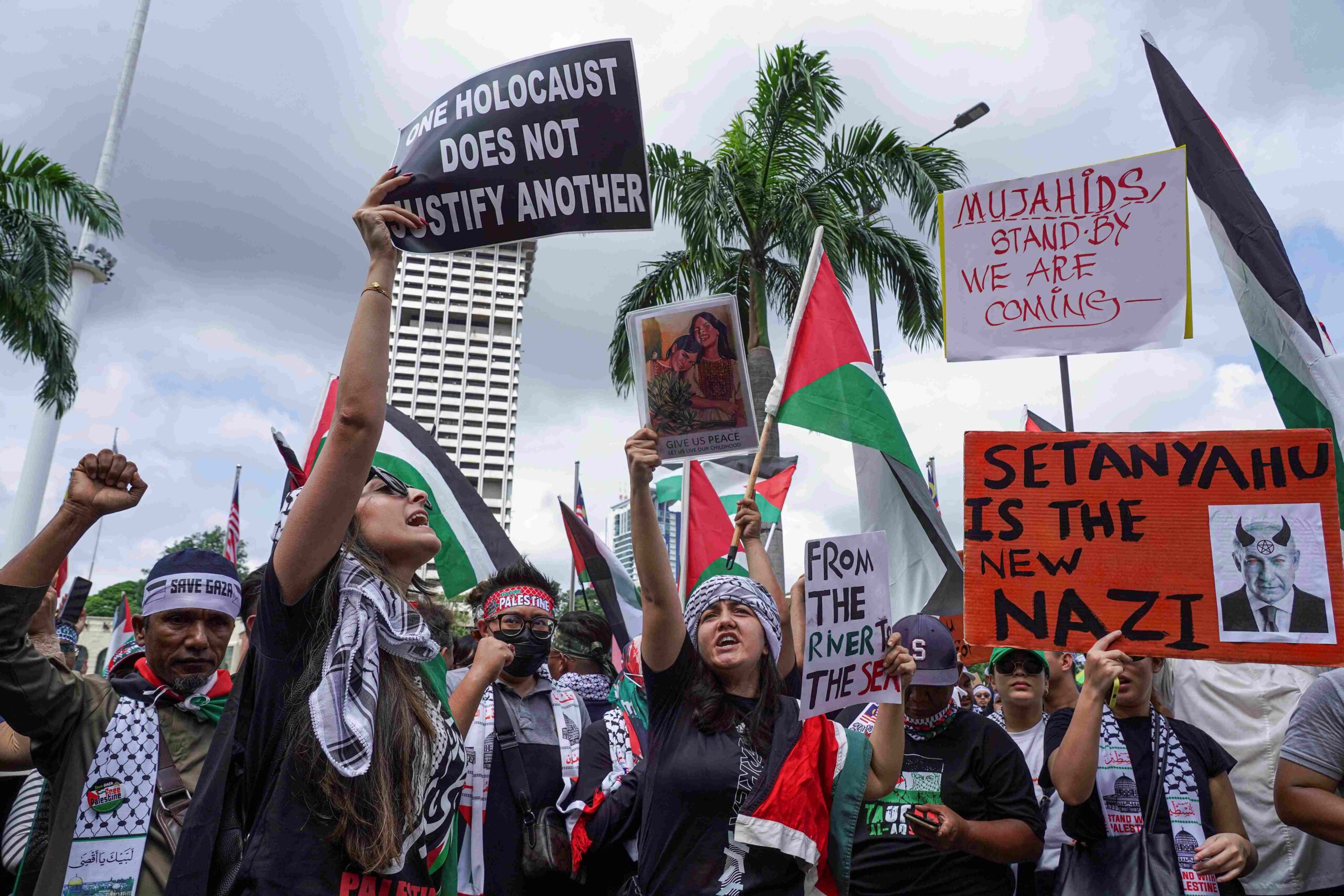 Laungan ‘Free! Free! Palestine!’ bergema, pertahan bumi Palestin