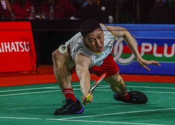 LEE Zii Jia turut disenaraikan dalam program Road to Gold dengan bersyarat memberi komitmen sepenuhnya. – UTUSAN/SHIDDIEQIIN ZON