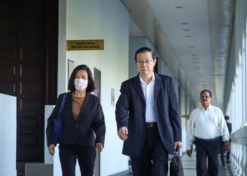 LIM Guan Eng tiba di Mahkamah Sesyen Kuala Lumpur bagi bicara kes rasuah terowong dasar laut Pulau Pinang. UTUSAN/ISKANDAR ISHAK