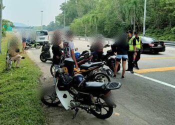 ANGGOTA penguat kuasa JPJ menjalankan Operasi Khas Motosikal yang bermula sejak 1 September lalu.