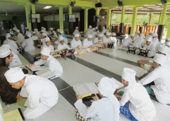 BAJET yang mencukupi dapat membantu madrasah tahfiz menepati syarat-syarat yang melayakkan mereka berdaftar dengan Jabatan Agama Islam Negeri masing-masing.