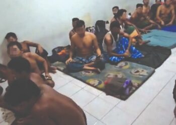 SEBAHAGIAN pekerja asing warganegara Bangladesh yang didakwa 'terperangkap' di sebuah rumah di Seri Kembangan, Selangor selepas dijanji untuk mendapatkan pekerjaan.