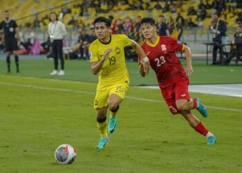 AKSI skuad Harimau Malaya ketika menentang Kyrgyzstan di Stadium Nasional Bukit Jalil, Kuala Lumpur, baru-baru ini. – UTUSAN/FARIZ RUSADIO